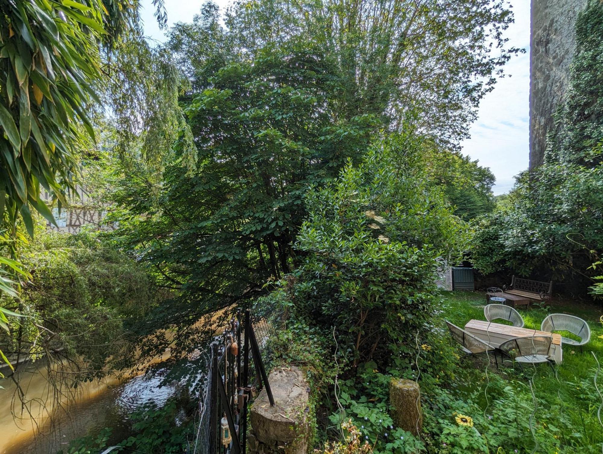 Manoir Des Arts Bed and Breakfast Confolens Εξωτερικό φωτογραφία